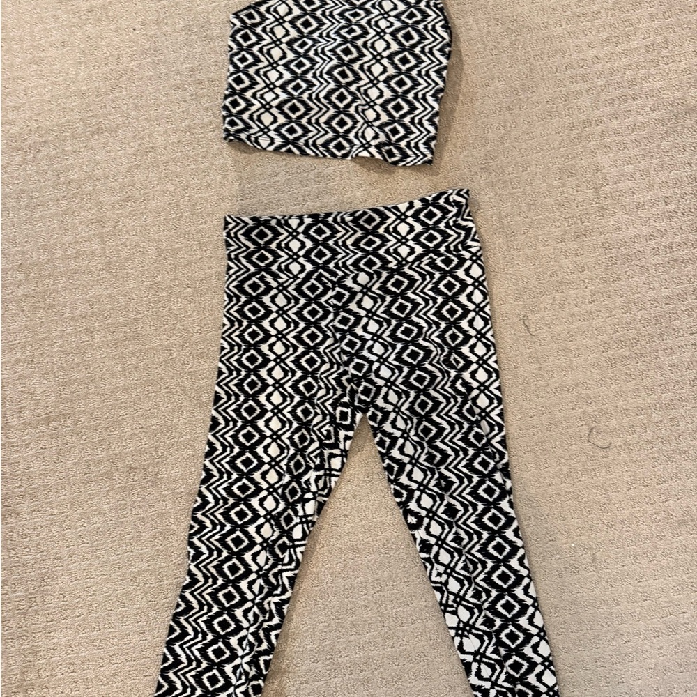 Black and White Geometric Print Leggings and Top Set